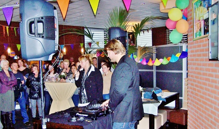 Duidelijk een feestje, maar waar was het...?