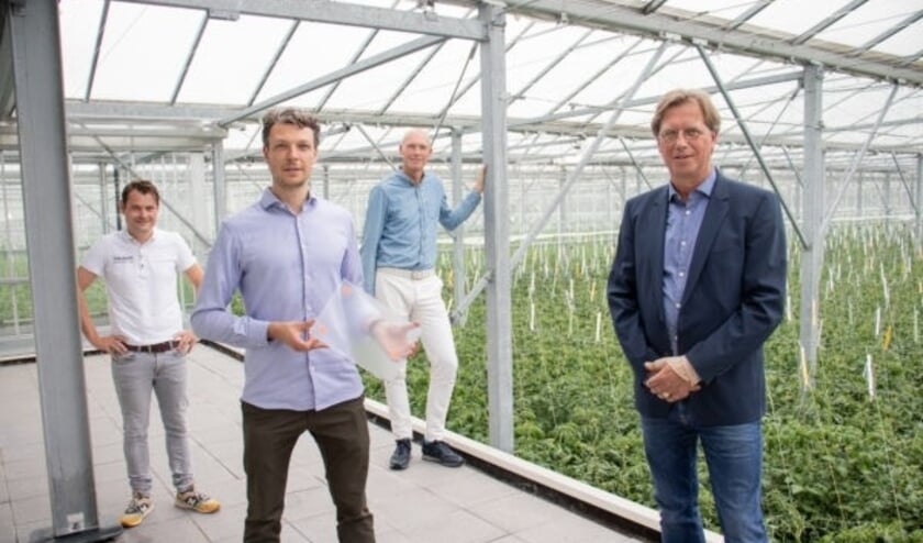 Vlnr: Fabian Groeneveld (start-up banker), Sadiq van Overbeek (Physee) en Rabobank-directeuren Fabian van der Horst en John Hagers. Foto: (PR)