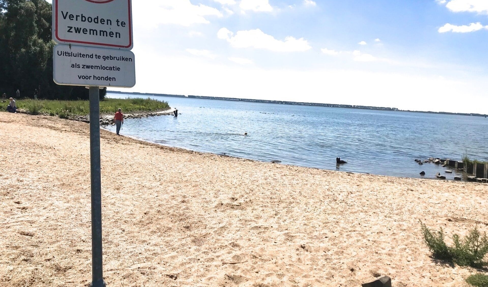 Het, inmiddels weer verdwenen, verbodsbord (Foto: Ger den Reijer)