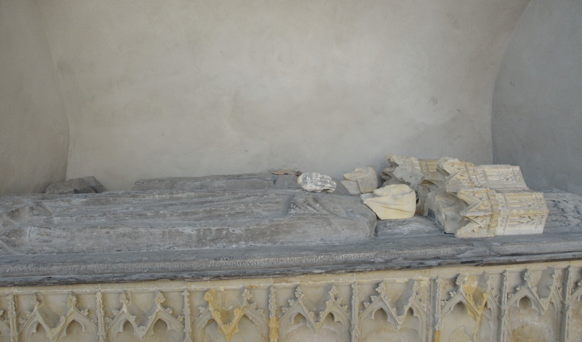 Het grafmonument van Nicolaas en Aleida.
