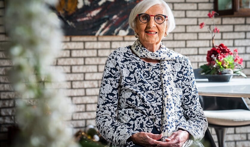 <p>Juanita Van der Zijl-de Wit vierde woensdag 20 oktober haar honderdste verjaardag! (foto: Killian Lindenburg)</p>