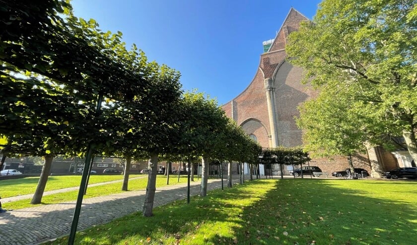 <p> Het beeldhouwwerk krijgt eind dit jaar een plek in de kerktuin op het Sint Catharijnehof</p>