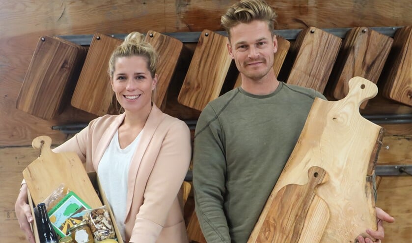 <p>Marleen Gulden van Eco Concept Group en Martijn Trouwborst van Hoeksch Hout. </p>