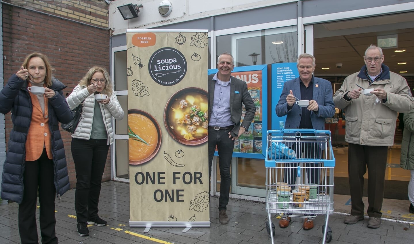 Albert Heijn Nederland hoopt deze winter in totaal maar liefst 250.000 kommen soep aan de voedselbanken in Nederland te kunnen geven. In Nederland leven meer dan 1 miljoen mensen onder de armoedegrens.