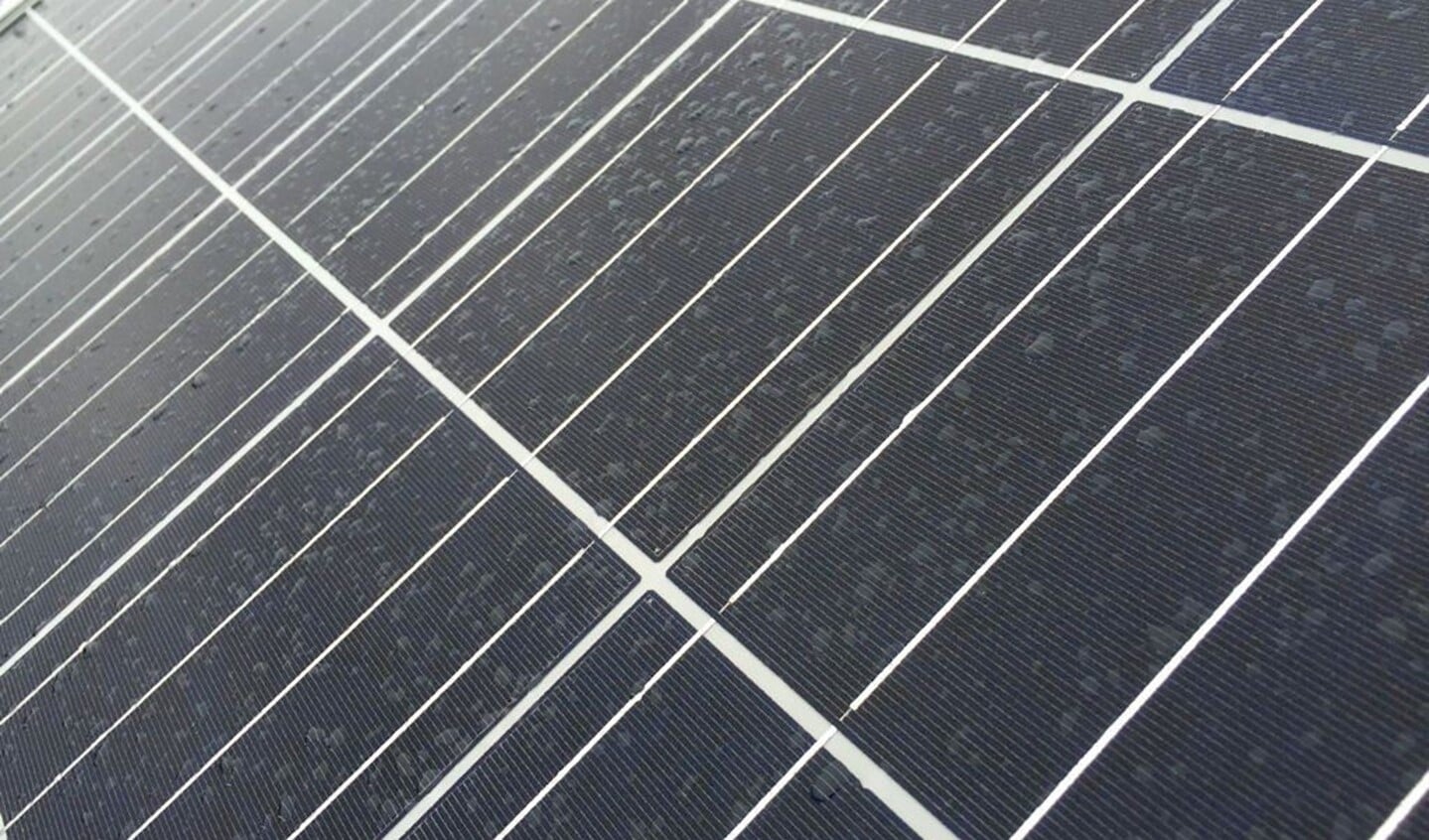 Inwoners moeten weten of zonnepanelen plaatsen zin heeft.