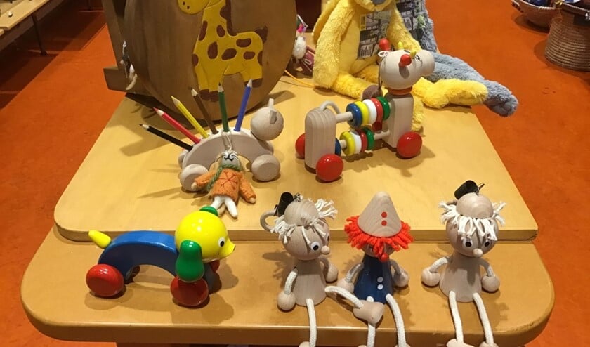 <p>Het houten speelgoed uit Sri Lanka in de Wereldwinkel</p>