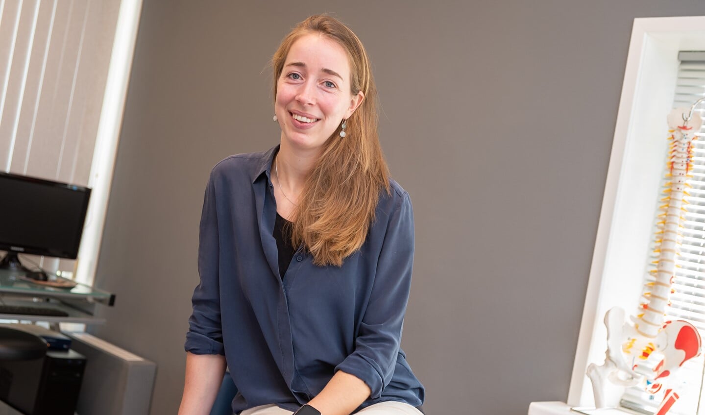 Marlotte Lagendijk in haar praktijkruimte in Goedereede. Foto Jacquelien Wielaard