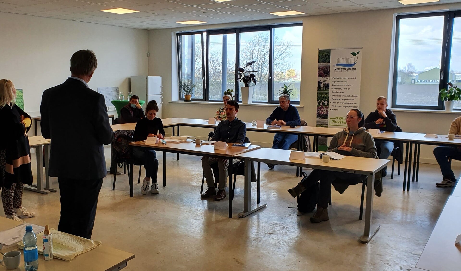 Op 12 april ging de eerste groep van start in een “coronabestendig” cursuslokaal bij Huyskweker Vers van Voorne in Tinte