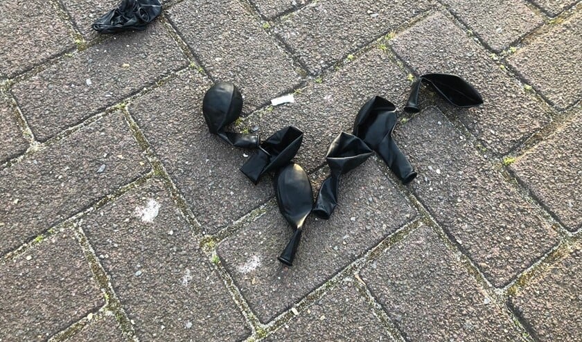 <p>Behalve de bekende gaspatronen, zijn ook ballonnetjes een teken van lachgasgebruik.</p>