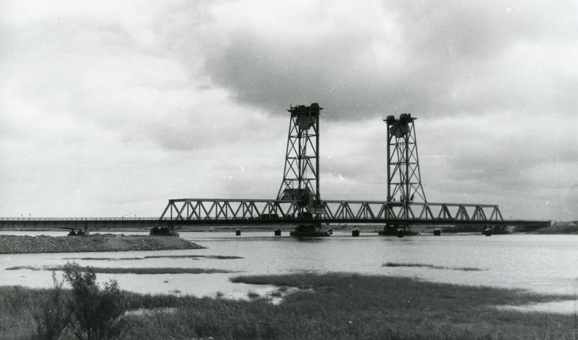 In 1955 vormde de Botlekbrug de verbinding met het havengebied.
