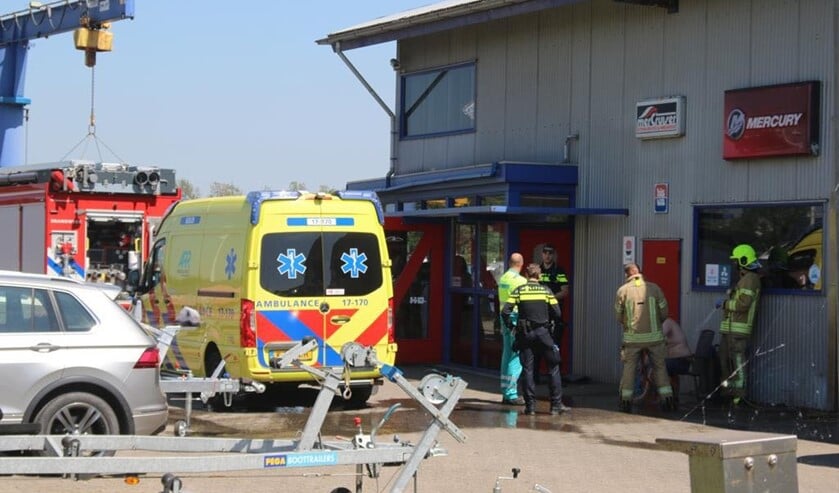 <p> Er is één persoon afgevoerd naar het ziekenhuis </p>