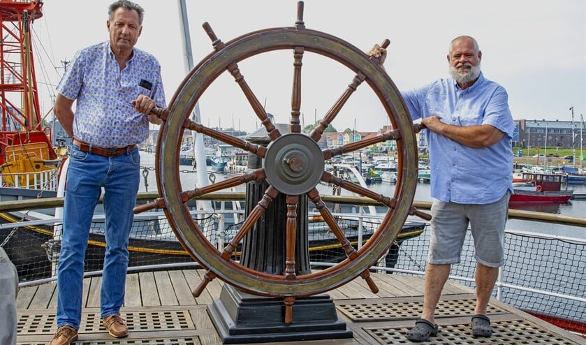 <p>Vrijwilligers van museumschip De Buffel Ed en Tom. </p>
