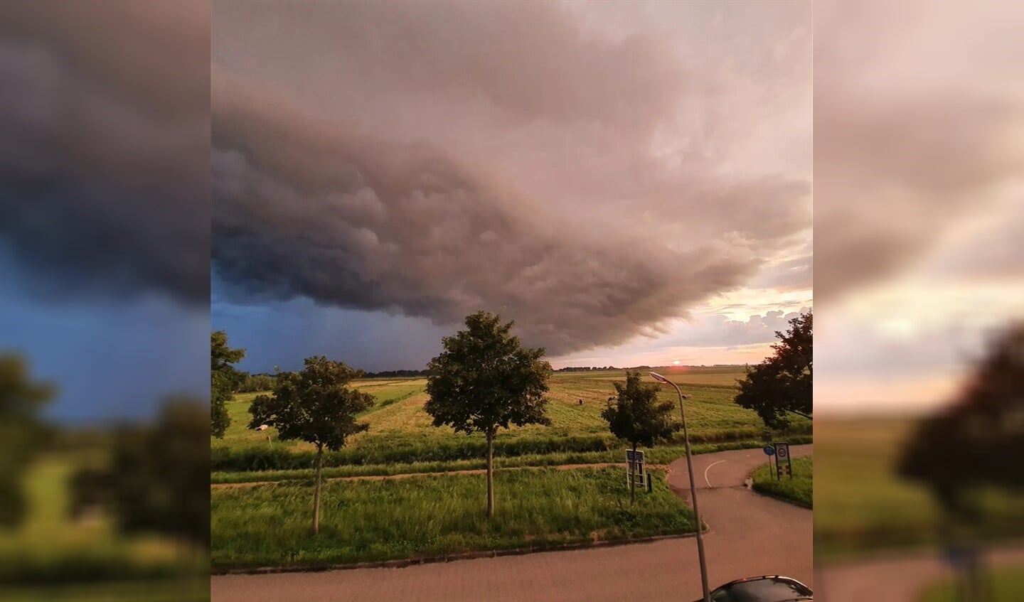 Aankomend noodweer boven het Oudeland van Strijen. Levert spectaculaire plaatjes op!Foto: W. Vergeer