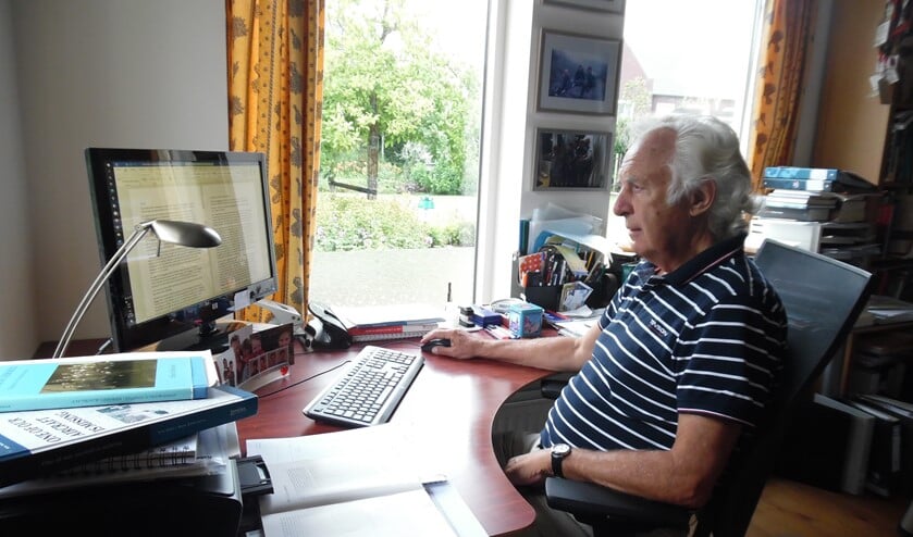 <p>Leen van Driel dook in de oorlogshistorie van zijn geboortedorp. 'En er zijn zeker nog veel meer verhalen.' </p>