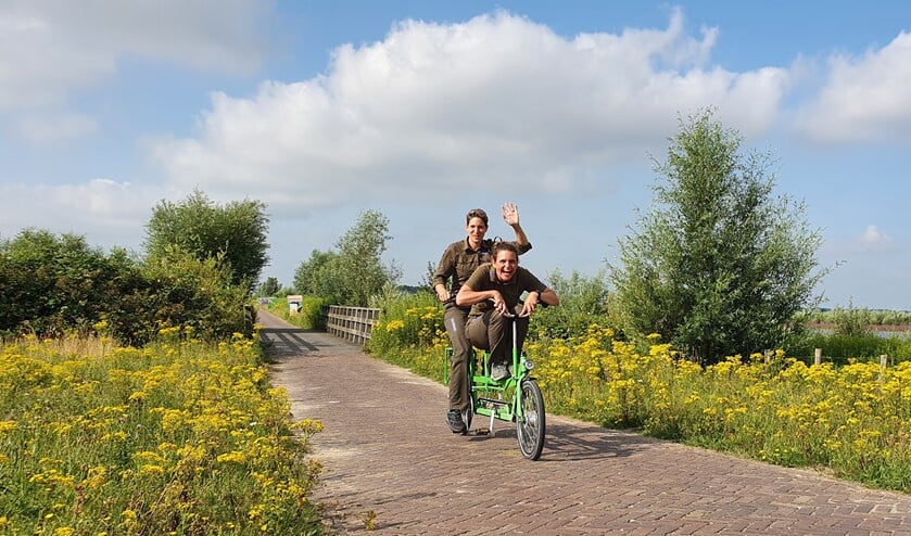 <p>Annette (voorop) en Chantal op verkenning. Volg hen ook op: Instagram: tiengemeten Facebook: tiengemeten Twitter: @BC_Tiengemeten </p>
