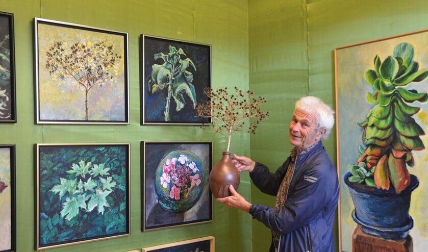 Arie legt graag de vergankelijkheid van planten vast.