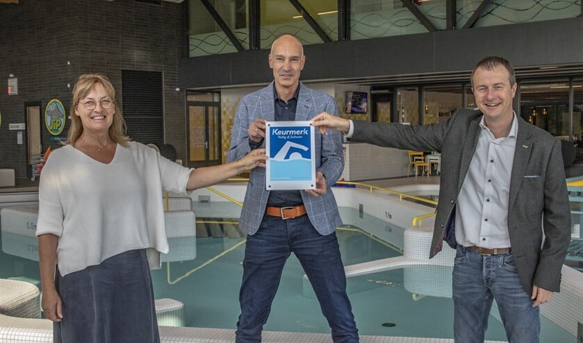 <p>Mariska Hol, Richard Ritmeester en wethouder Peter Schop. </p>