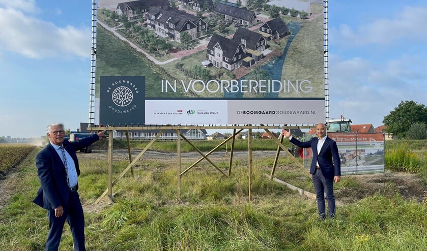 <p>Wethouder Piet van Leenen en projectontwikkelaar Tomas van den Berg van De Langen & Van den Berg. </p>