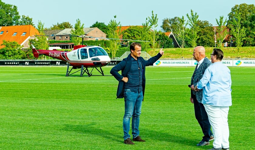 <p>'Het is een heel bijzondere ervaring', vertelt de wethouder met een hele brede glimlach. (Foto: Foto-OK.nl)</p>