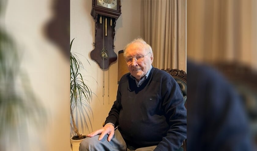 Koos Baan is 100 jaar geworden en woont, met wat hulp, nog zelfstandig.