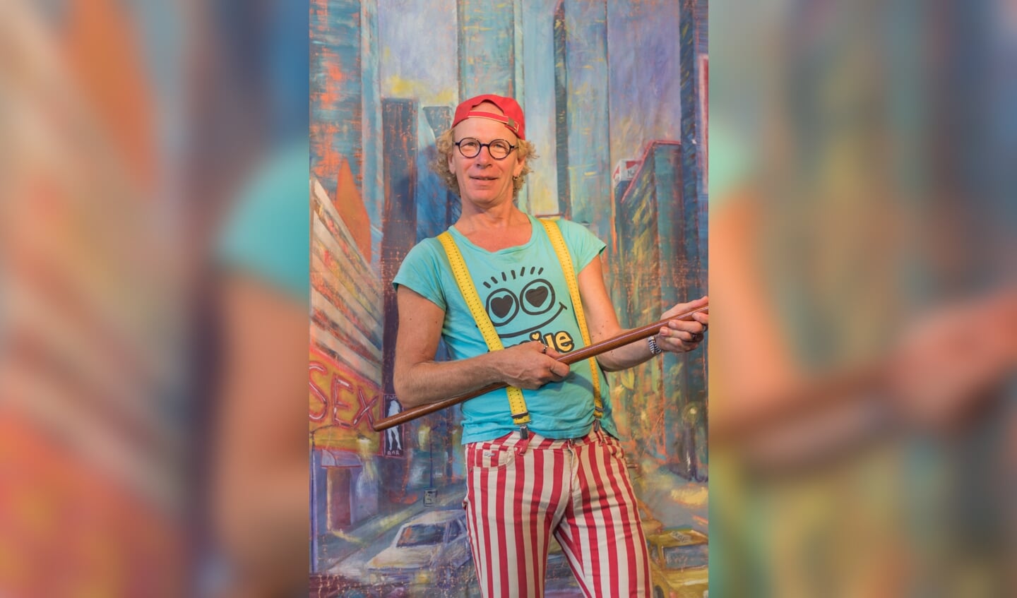 Cabaretier Ruurd Walinga leert kerkmensen vissen op zondagmorgen.