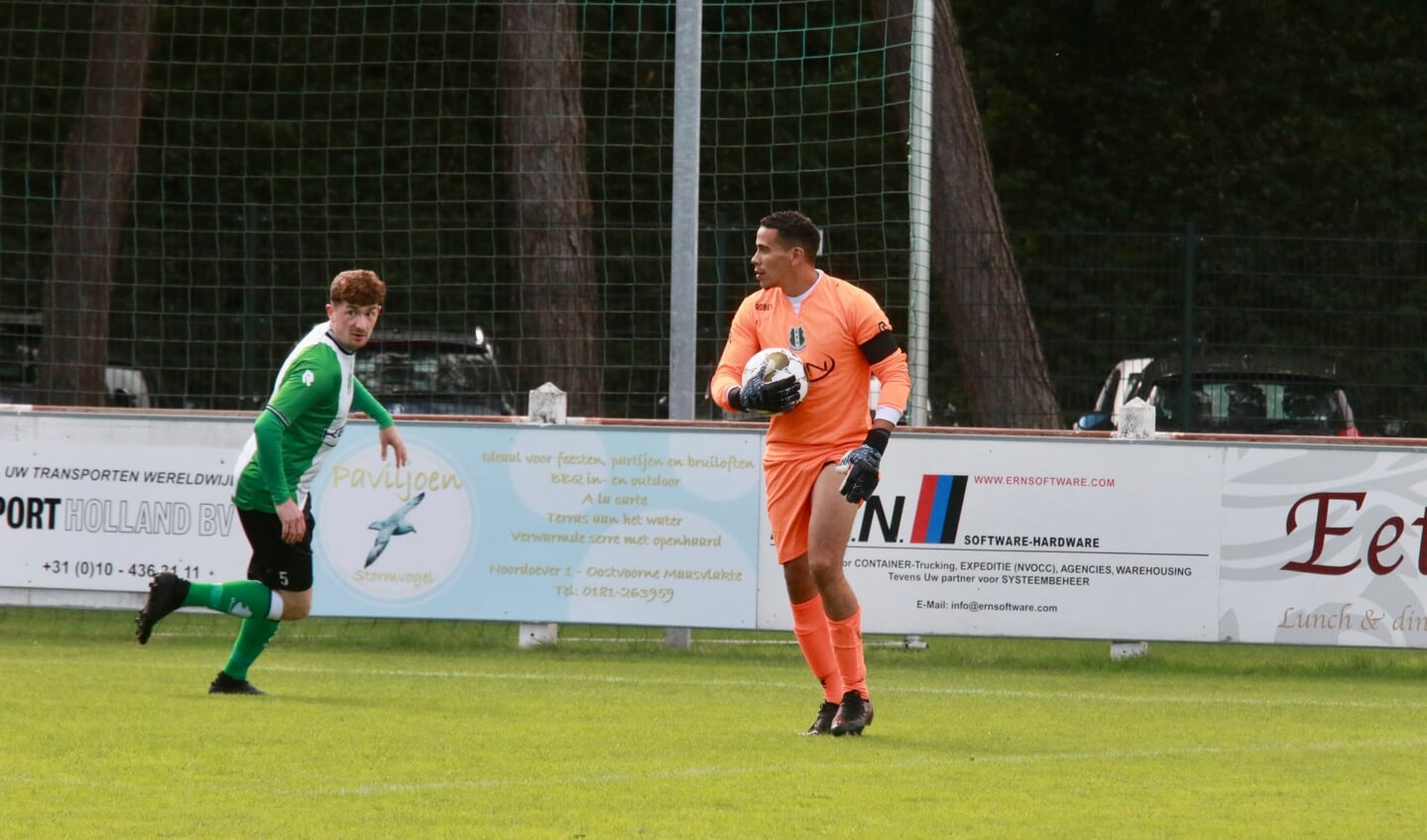 Doelman Linber van der Horst kreeg drie goals te slikken in de uitbeurt van OVV bij DVO '32 (Archieffoto: Wil van Balen)