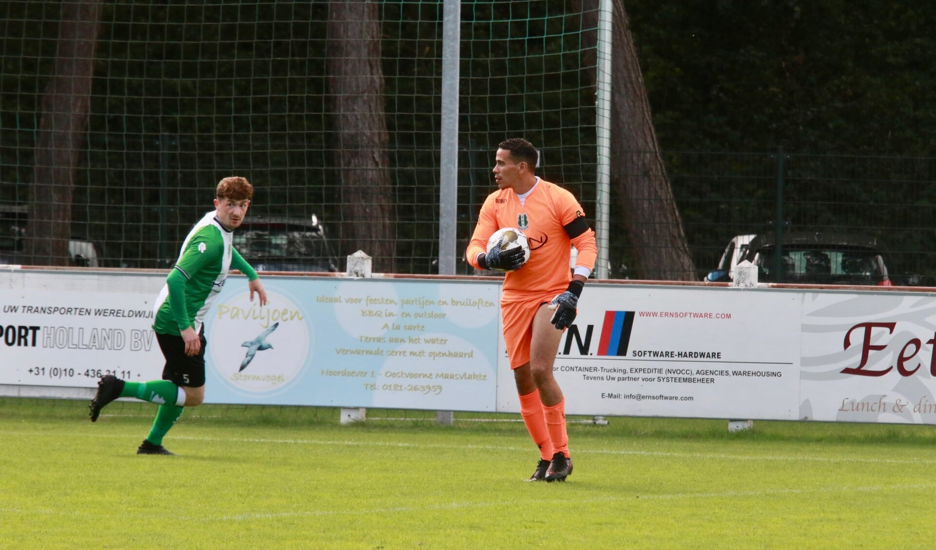Doelman Linber van der Horst kreeg drie goals te slikken in de uitbeurt van OVV bij DVO '32 (Archieffoto: Wil van Balen)