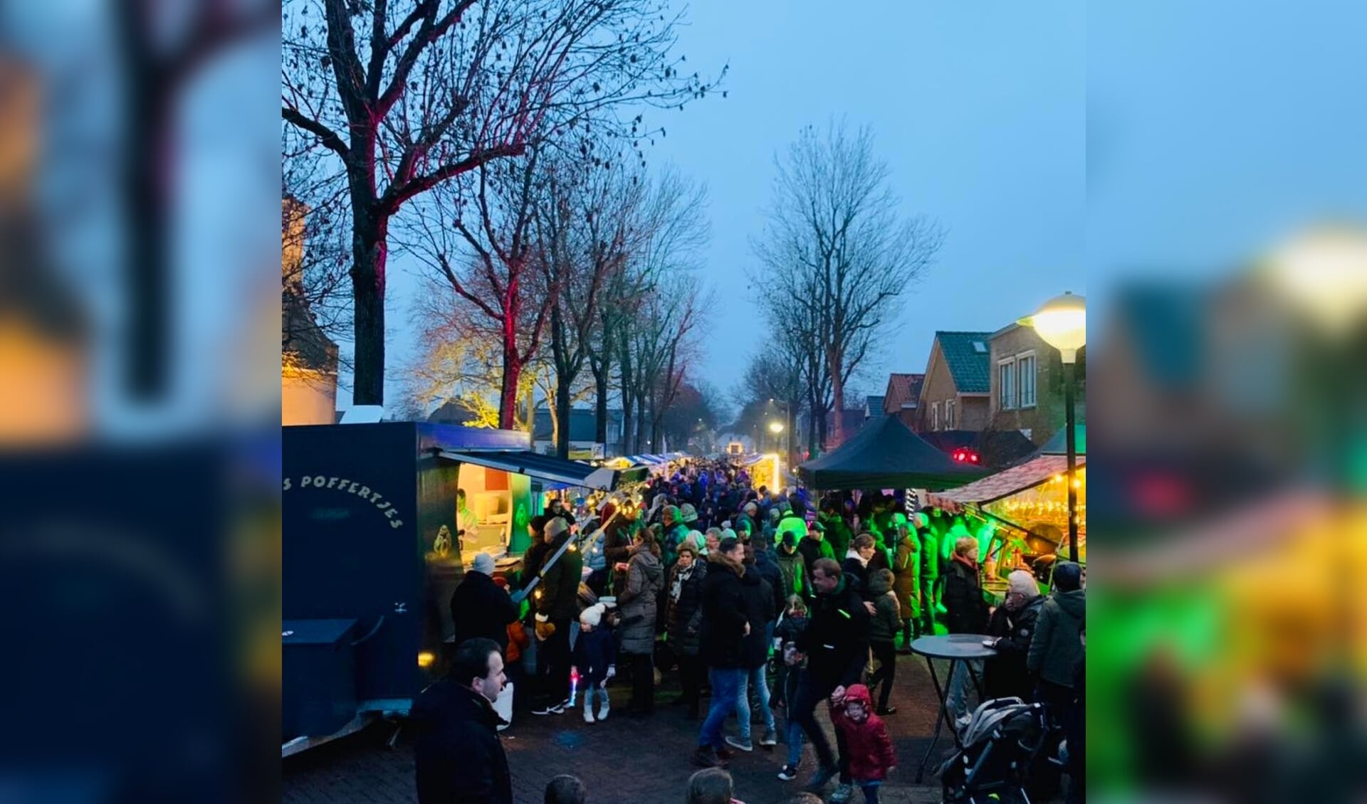 Drukte op de gezellige Wintermarkt in Nieuw-Beijerland. 