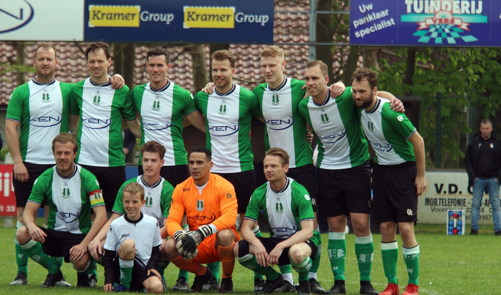 OVV speelde zich afgelopen zaterdag met een 4-0 zege op DVO '32 definitief veilig. (Archieffoto: Wil van Balen). 