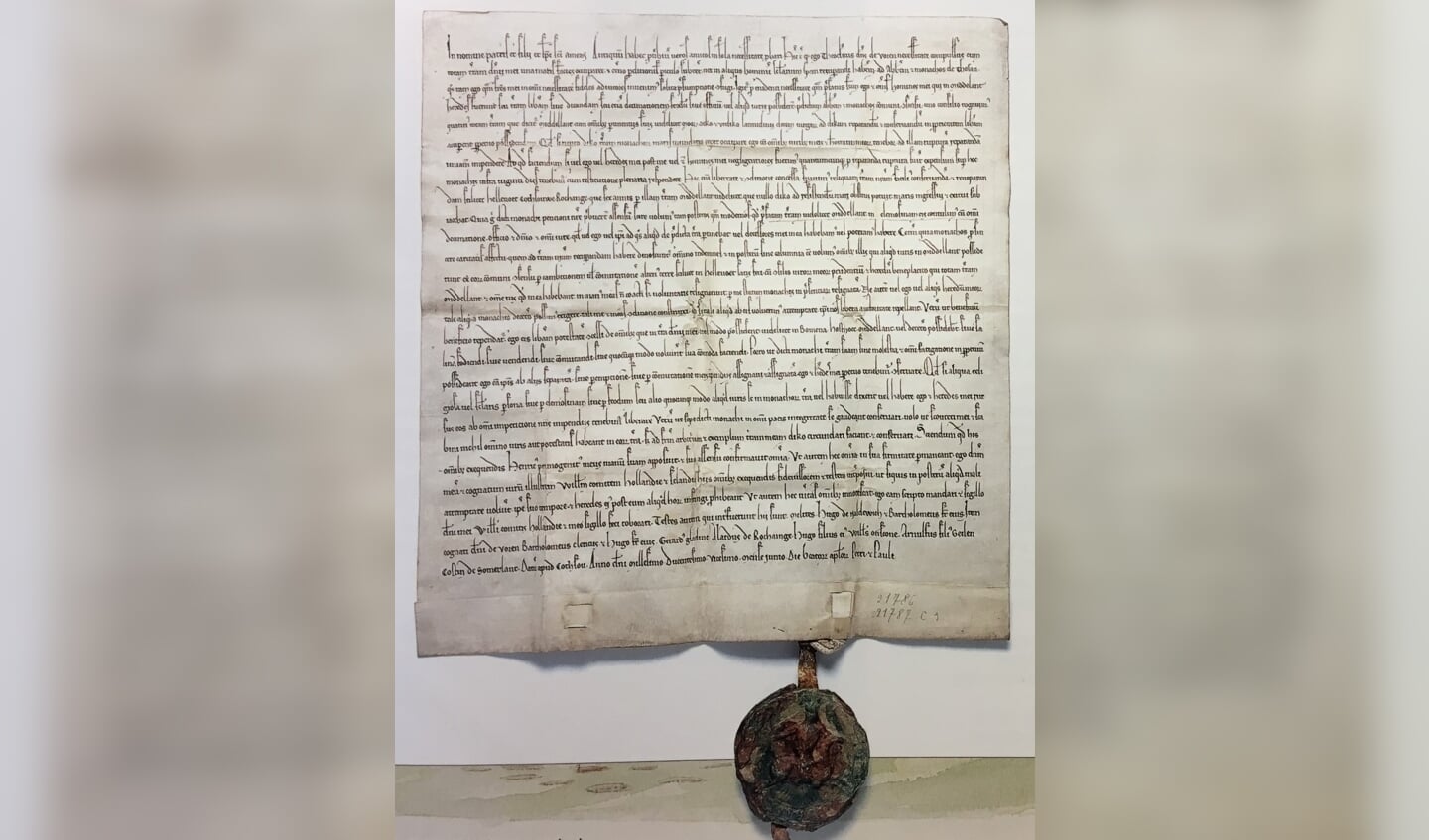 De oorkonde is eigendom van het Bisdom Brugge, de gemeente Westvoorne krijgt hem in bruikleen.
