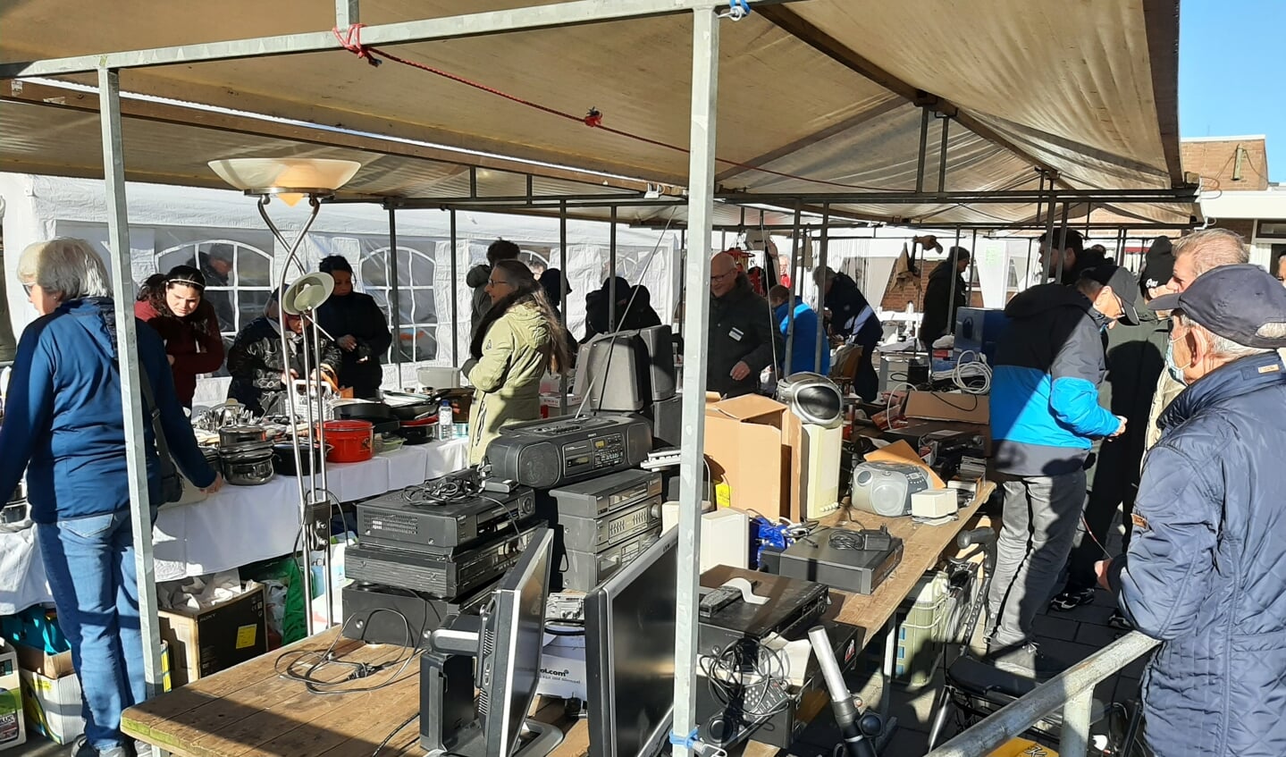 Bazaar - rommelmarkt in en rondom de Petrakerk