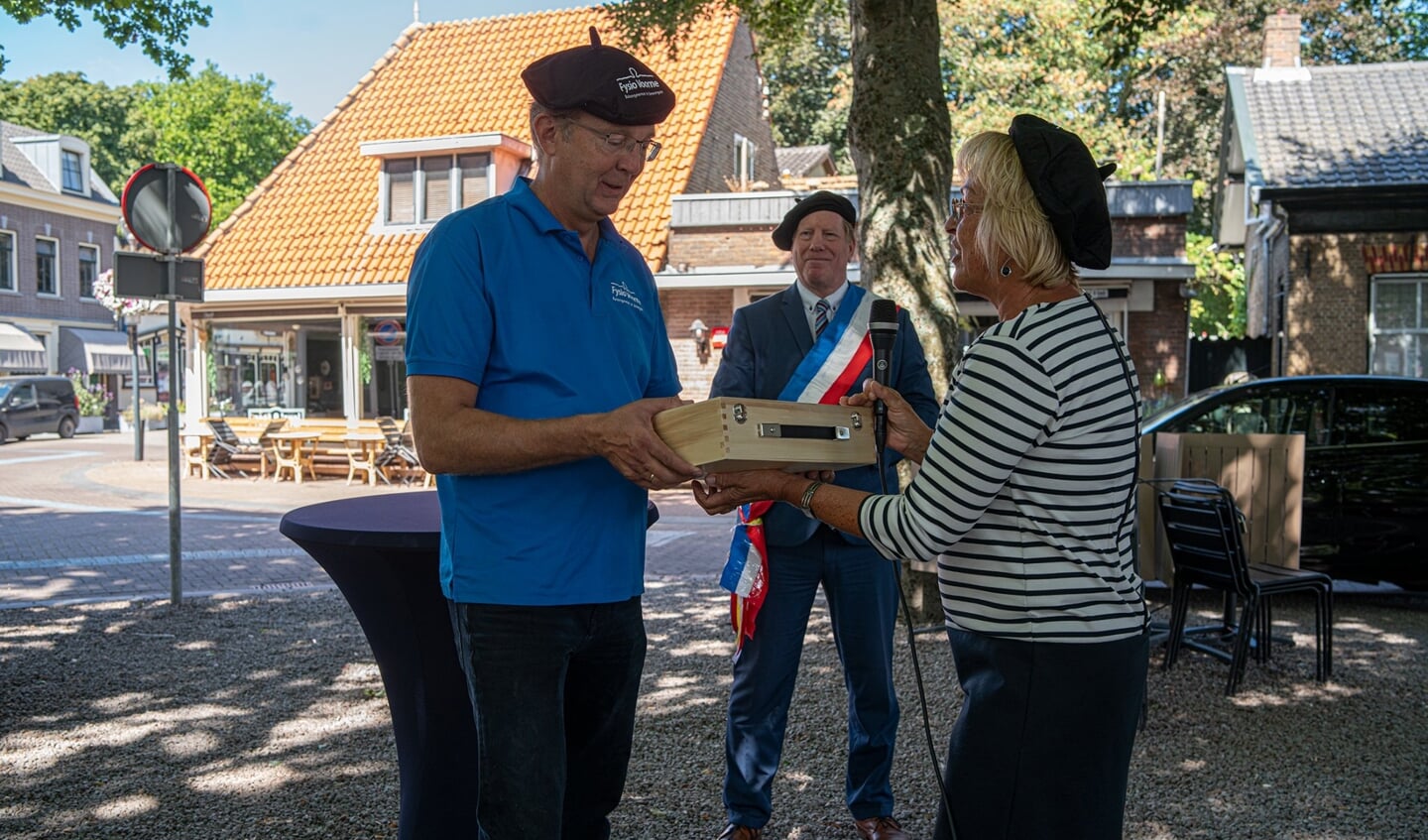 De nieuwe jeu de boules baan is officieel geopend! (Foto: Gemeente Westvoorne)