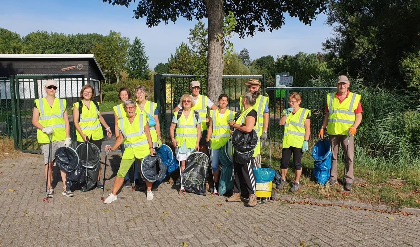 Wil je ook meehelpen, kijk dan op de groepspagina van Opruimers Hellevoet van facebook