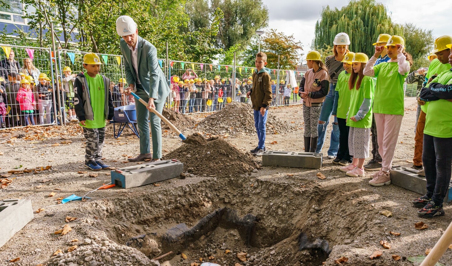 De werkzaamheden voor de bouw van de scholen langs de Galileilaan zijn kortgeleden gestart.