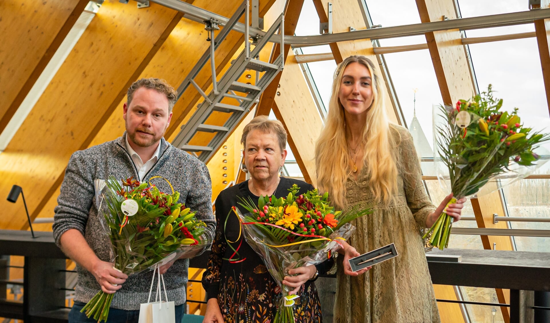 De drie genomineerden, met rechts winnares Natasja Bodde.