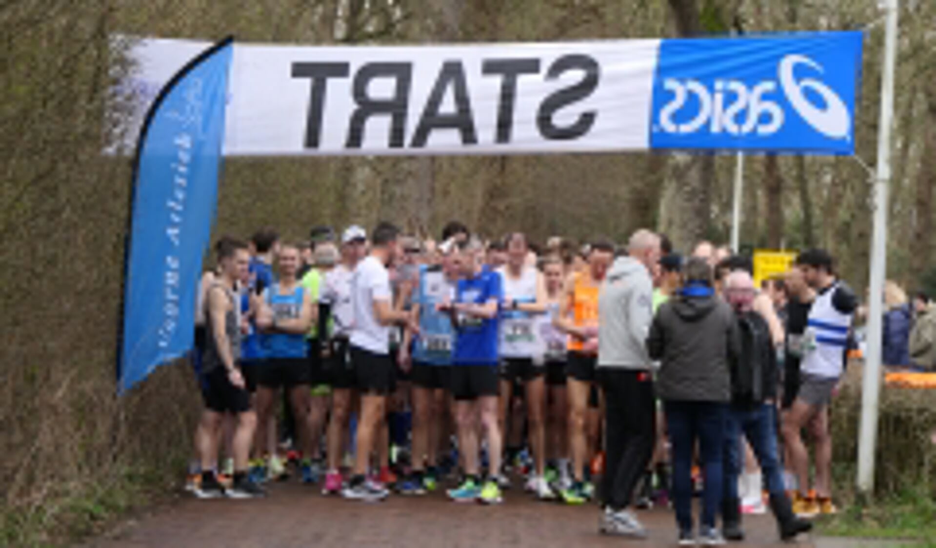 Een kleine 500 atleten startten afgelopen zondag aan de Zwartelaan op de 37ste Halve van Oostvoorne.