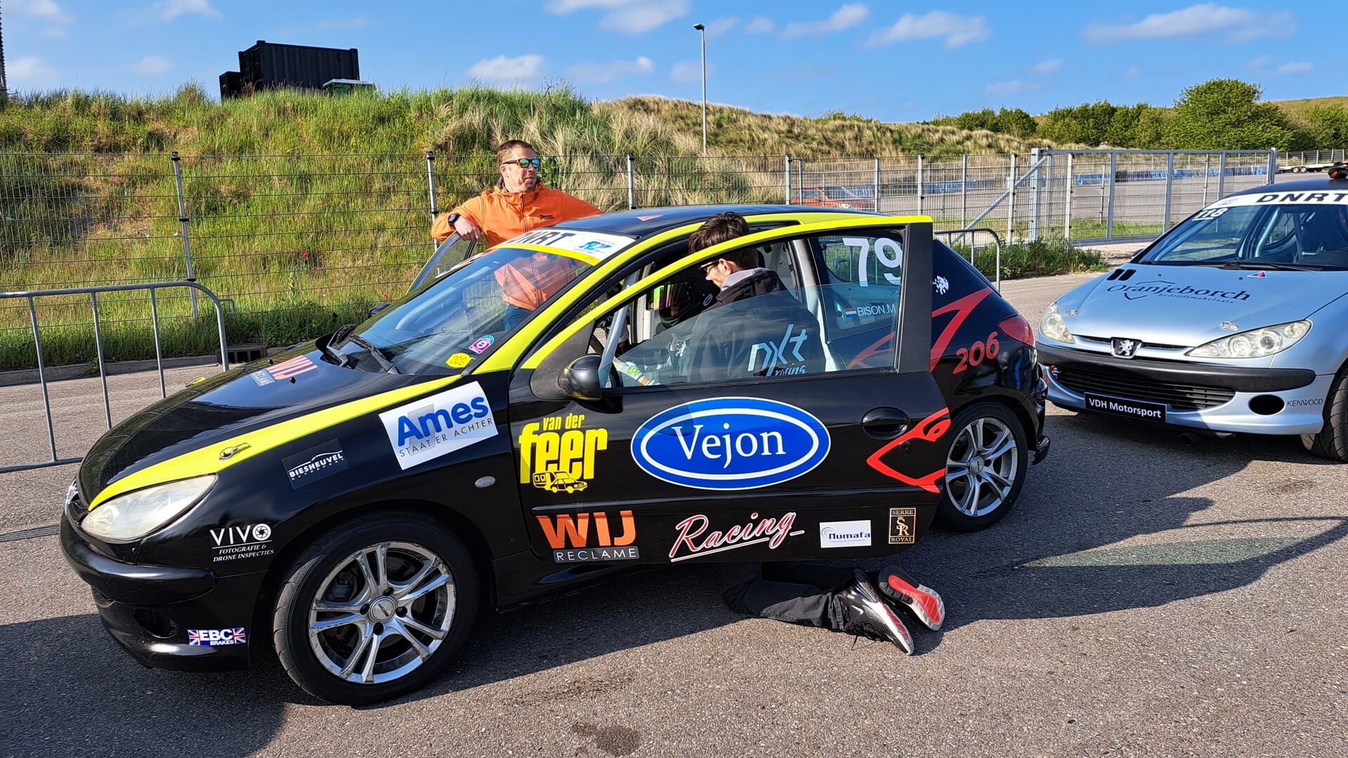 Mika Bison had afgelopen weekend zijn tweede race in de DNRT Peugeot 206 GTI Cup op het CM.com Circuit Zandvoort.