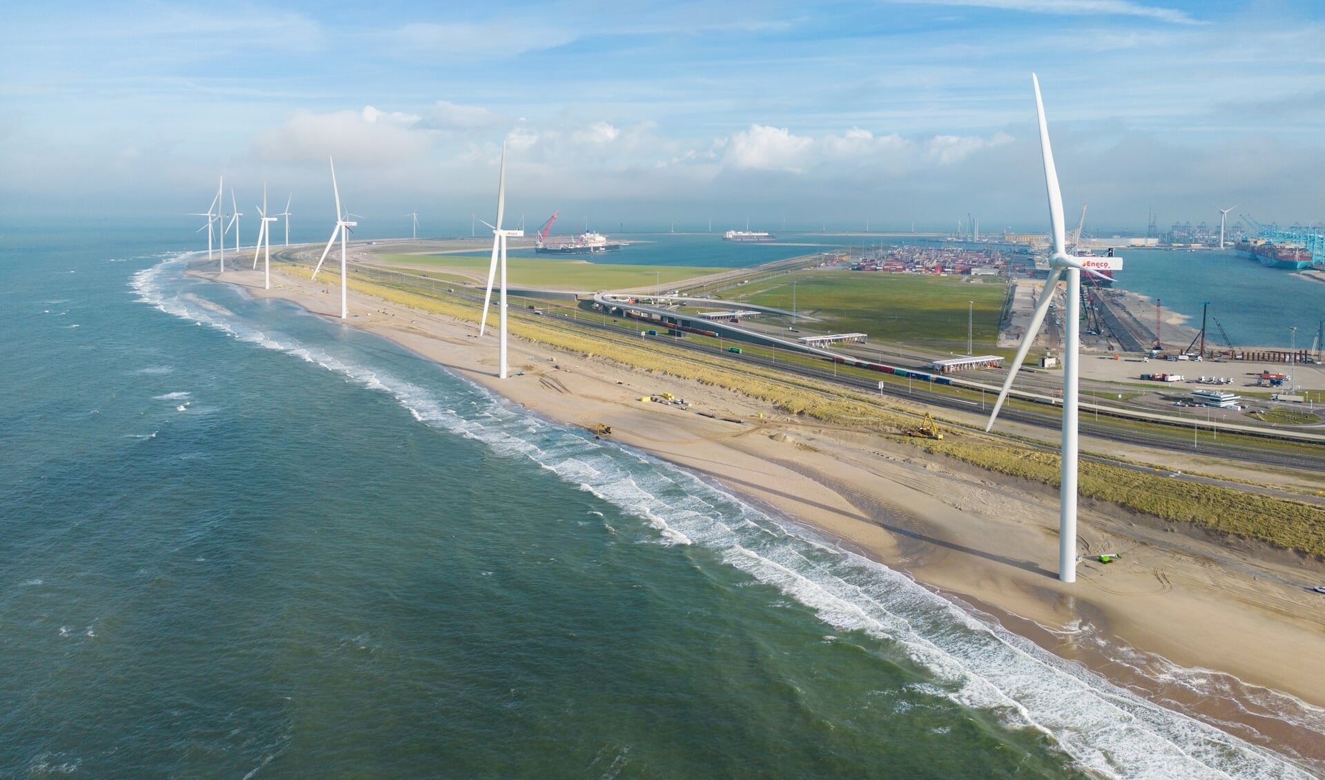 Het windpark op de Maasvlakte (Foto: Eneco)