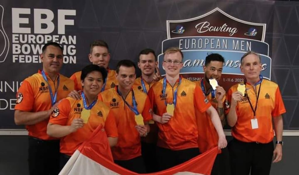 Nick de Gelder au Championnat d’Europe de Bowling en France – Publicité Hellevoetsluis |  Grand Hellfoot