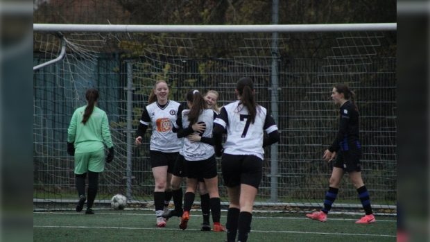Nieuwenhoorn Vrouwen 1 blijft ongeslagen met 9-2 overwinning