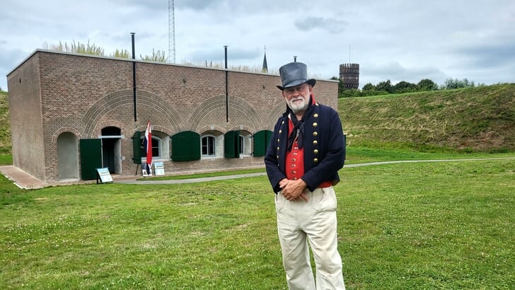 Erik van Houten pakt tijdens het evenement weer uit met zijn reenactment groep bij het Bomvrij Logies. 