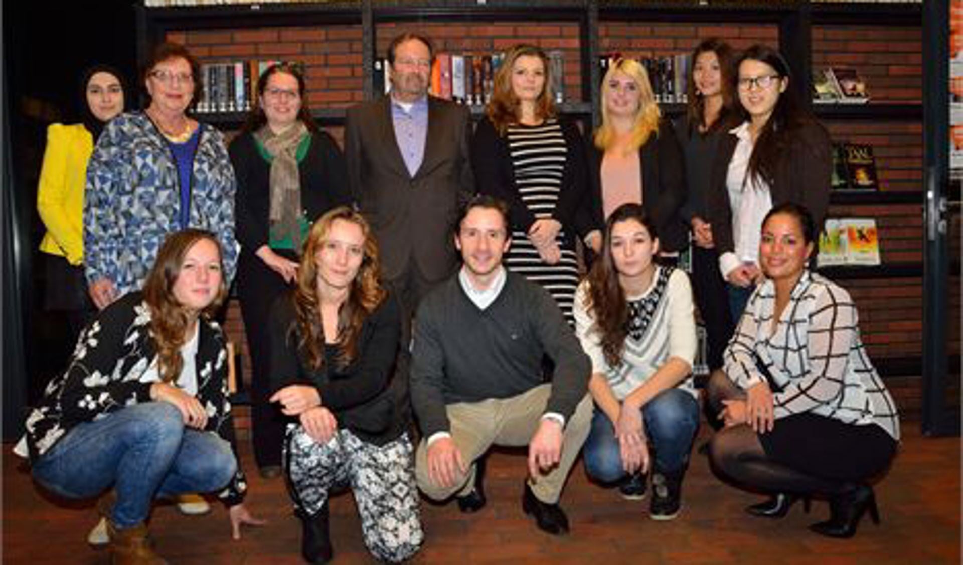 Het team van de Rechtswinkel Nissewaard, met middenvoor oprichter Niels Smoor.