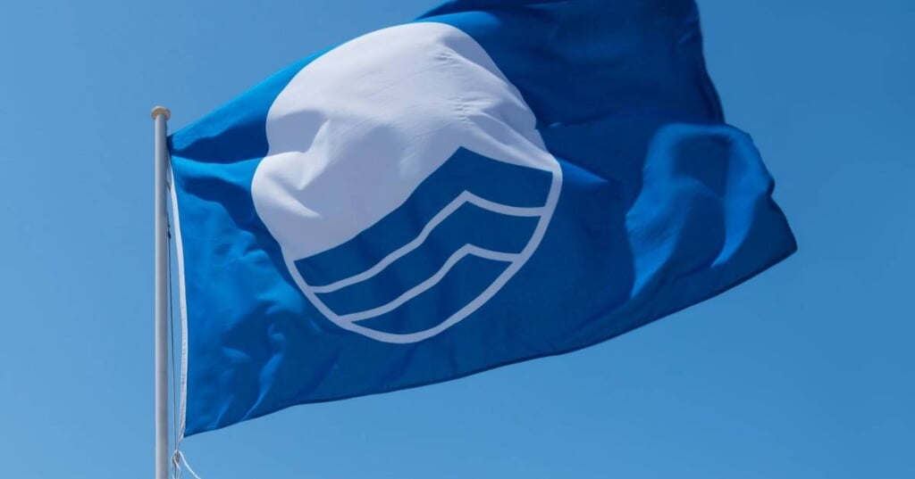Dat de Blauwe Vlag dit jaar niet op het strand van Rockanje wappert, betekent niet dat het zwemwater bij het badstrand niet veilig is om in te zwemmen
