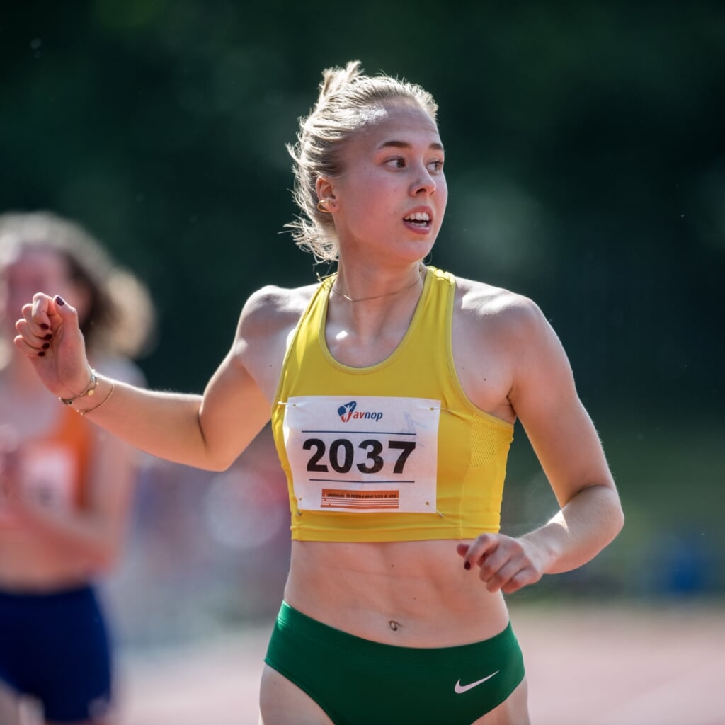 De Brielse atlete Joyce van Welie won zilver op demeerkamp bij het NK atletiek -20 jaar. (Foto: Ed Turk). 