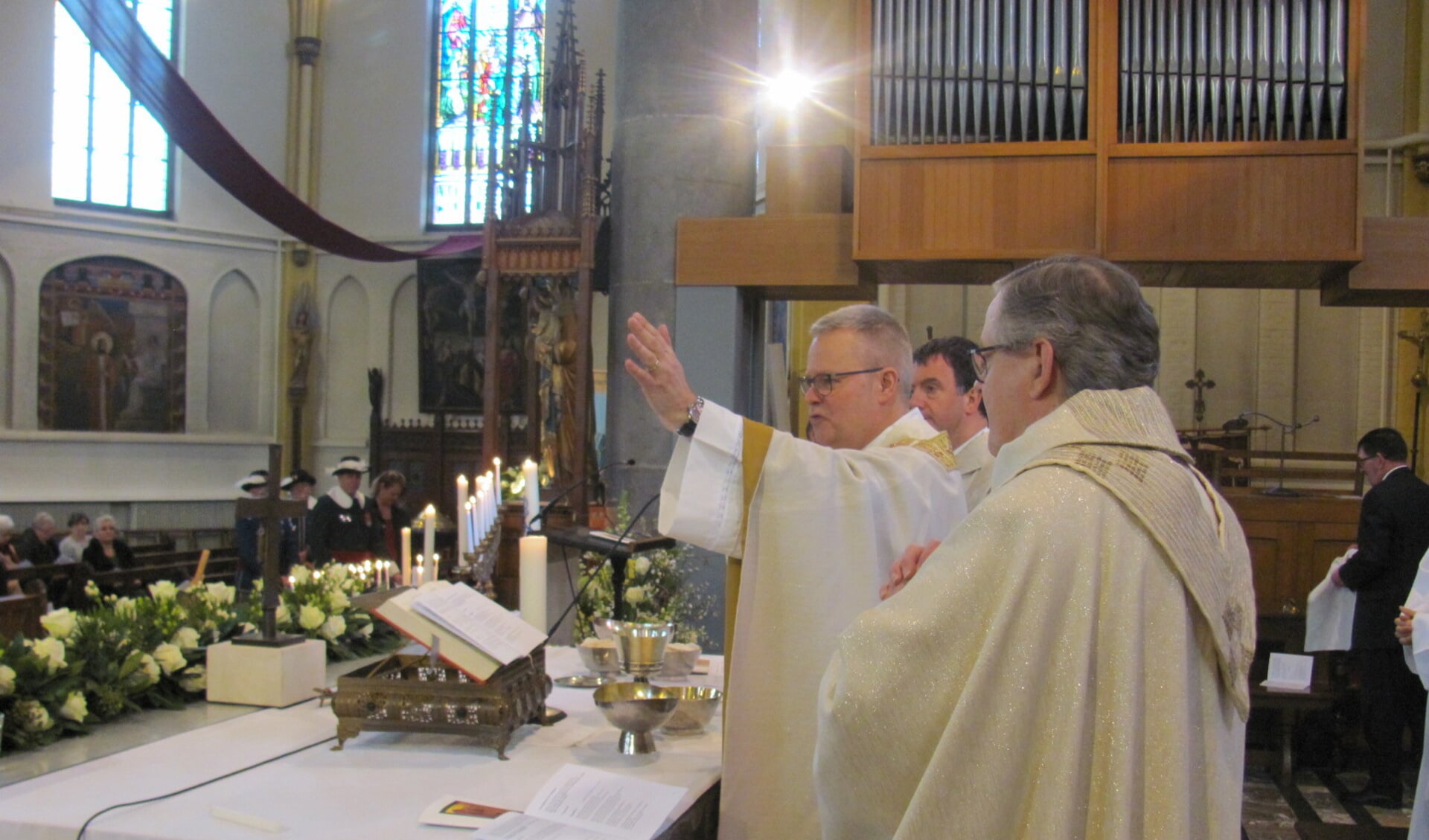 Frans Verheije tijdens zijn laatste dienst in de Sint Bavokerk. FOTO CHARLES LUIJTEN
