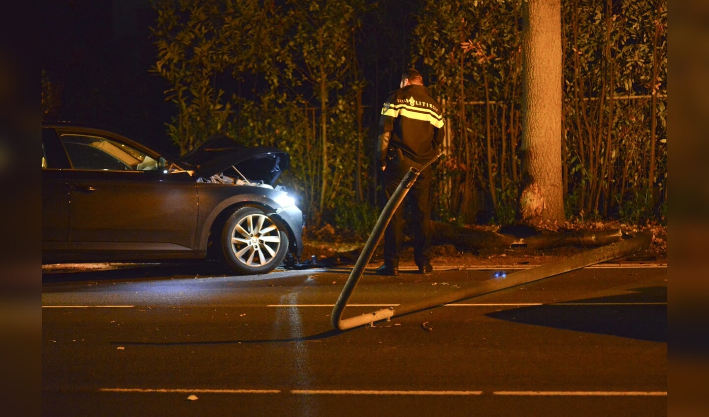 Een persoon raakte gewond bij een ongeval op de Oosterhoutseweg in Teteringen.