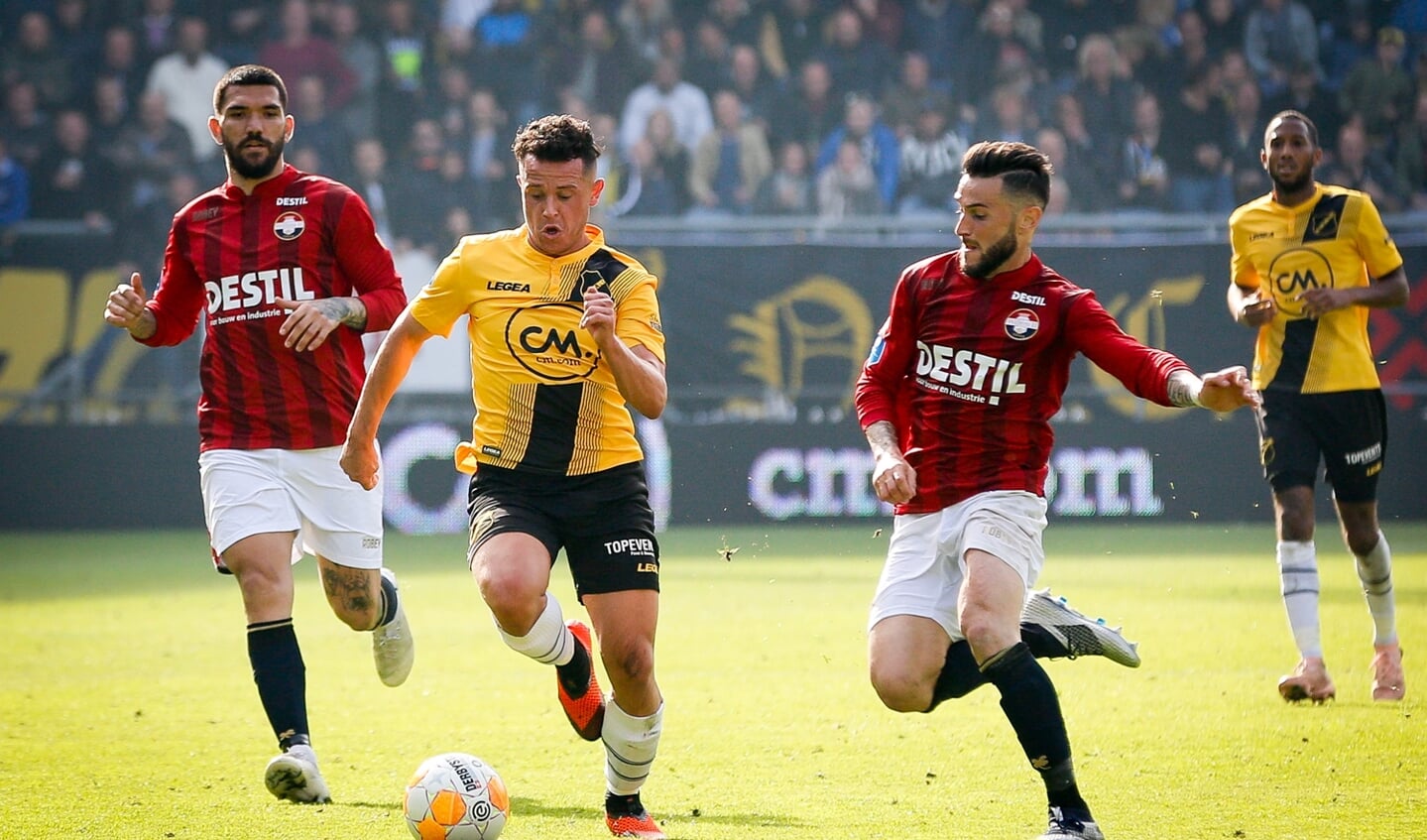 NAC en Willem II speelden zondag 21 oktober met 2-2 gelijk.