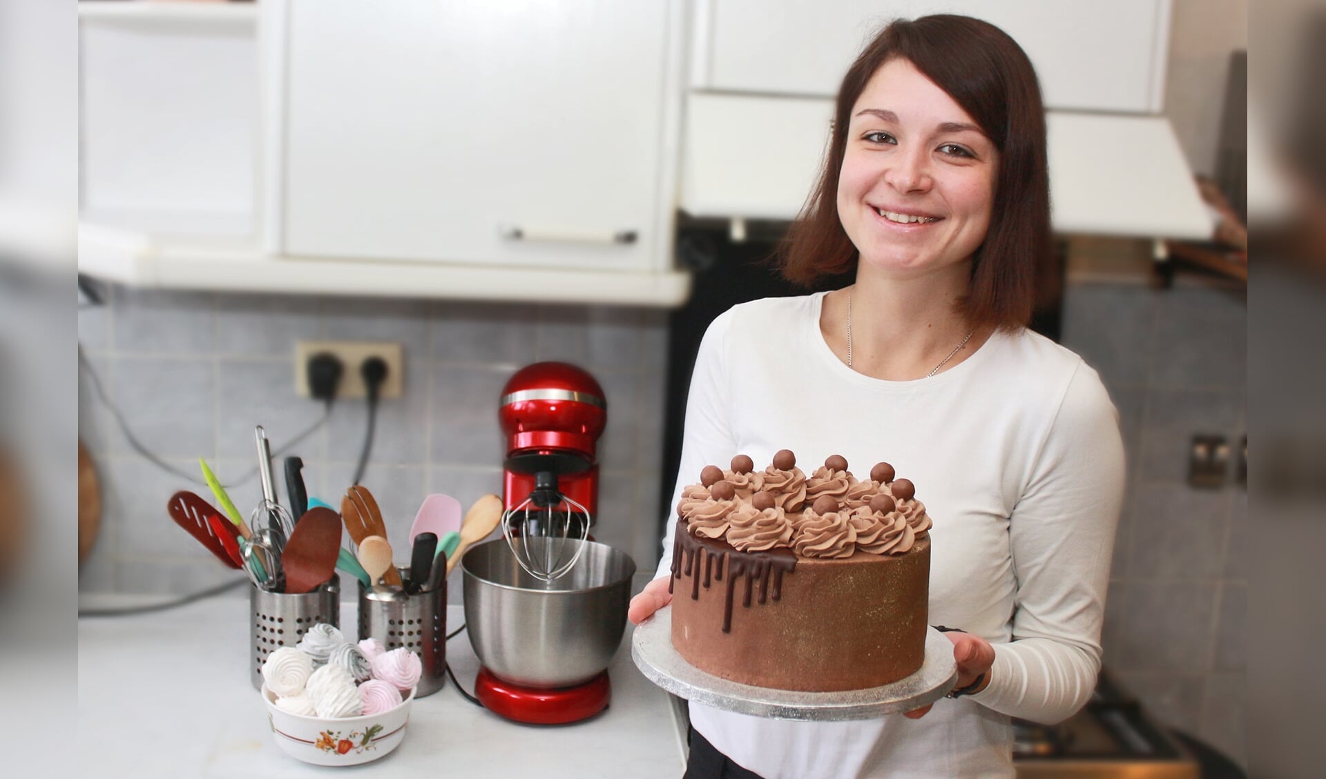 Yulia Koevoets bakt nog maar sinds een jaar! FOTO ELS ROMMERS