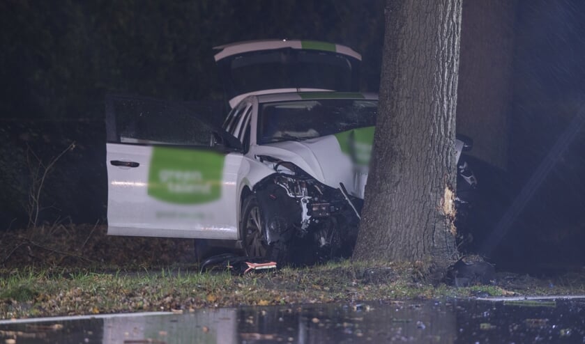 De auto raakte erg gehavend bij het ongeval.