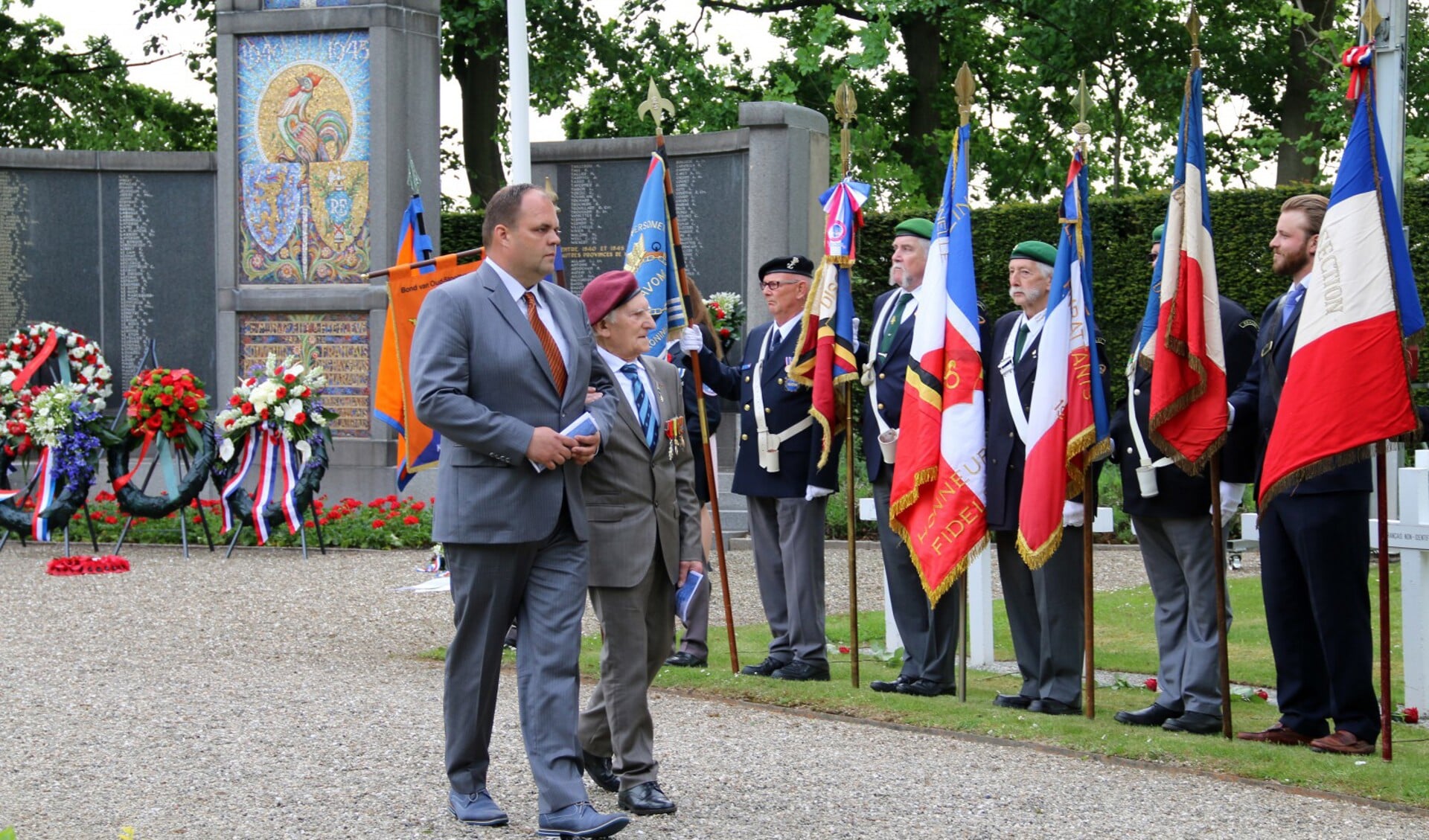 Op de Frans militaire begraafplaats in Kapelle vindt ieder jaar in mei de Franse Herdenking plaats.